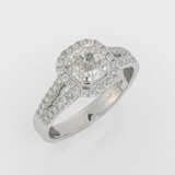 Klassischer hochfeiner Diamantsolitär-Ring - фото 1