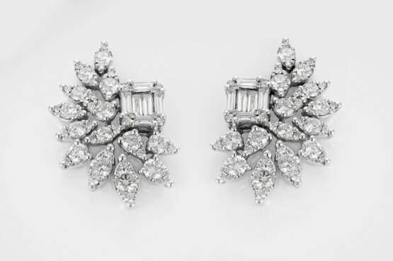 Paar hochfeine Brillant-Ohrringe - photo 1 Paar hochfeine Brillant-Ohrringe - photo 1