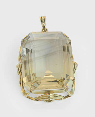 Quarz-Anhänger aus den 1940er Jahren - photo 1 Quarz-Anhänger aus den 1940er Jahren - photo 1