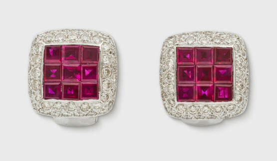 Paar elegante Rubin-Ohrringe - photo 1 Paar elegante Rubin-Ohrringe - photo 1