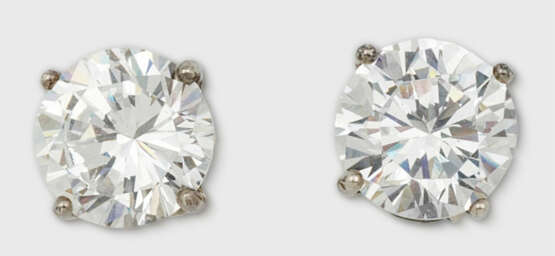 Paar klassische Brillantsolitär-Ohrringe - photo 1 Paar klassische Brillantsolitär-Ohrringe - photo 1