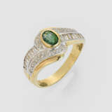 Dekorativer Smaragd-Diamantring - фото 1