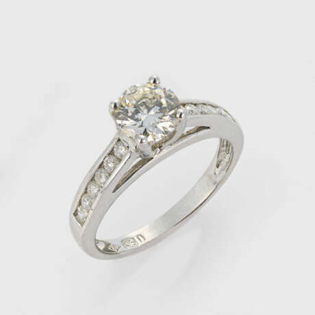 Hochfeiner Brillantsolitär-Ring - photo 1