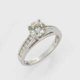 Hochfeiner Brillantsolitär-Ring - photo 1