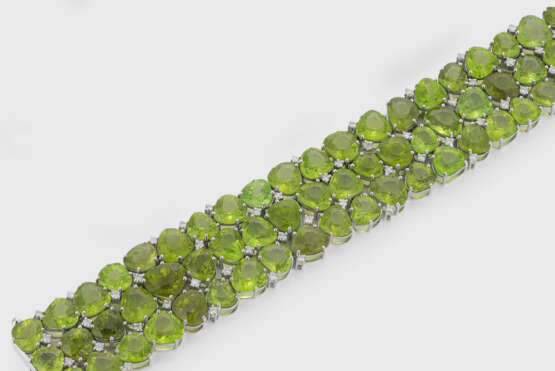 Extravagantes Cocktail-Armband mit Peridots - photo 1 Extravagantes Cocktail-Armband mit Peridots - photo 1