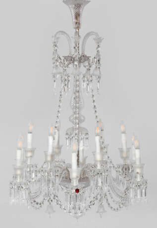 Luxuriöser Deckenlüster "Zénit" von Baccarat - фото 1 Luxuriöser Deckenlüster "Zénit" von Baccarat - фото 1