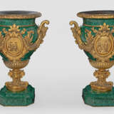 Paar repräsentative Malachitvasen im Napoleon III-Stil - photo 1