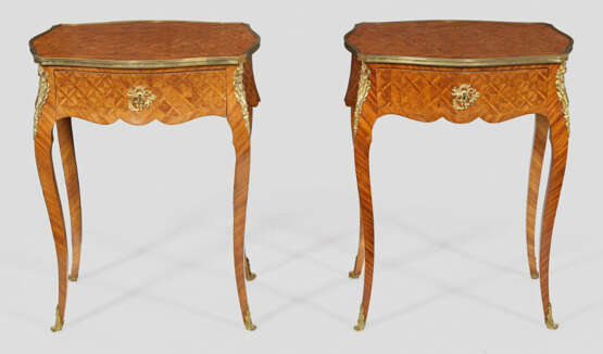 Paar Beistelltische im Louis XV-Stil - фото 1 Paar Beistelltische im Louis XV-Stil - фото 1