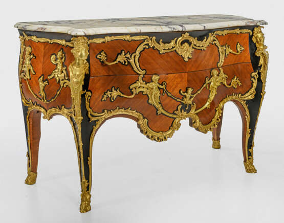 Große Prunkkommode "aux enfants" im Louis XV-Stil - photo 1 Große Prunkkommode "aux enfants" im Louis XV-Stil - photo 1