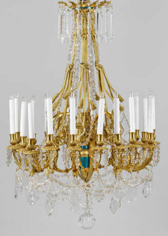 Großer Deckenlüster im Louis XVI-Stil - photo 1 Großer Deckenlüster im Louis XVI-Stil - photo 1