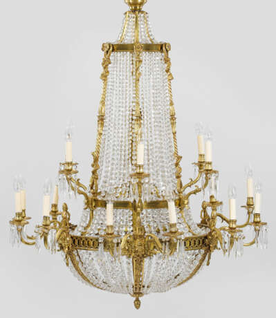 Imposanter Deckenlüster im Louis XVI-Stil - photo 1 Imposanter Deckenlüster im Louis XVI-Stil - photo 1