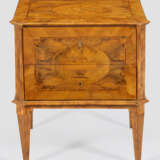 Kleine Louis XVI-Kommode - photo 1
