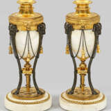 Paar feine Louis XVI-Cassolettes - фото 2