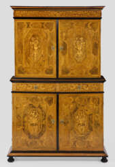 Großer Louis XIV-Geschirrschrank à Deux Corps