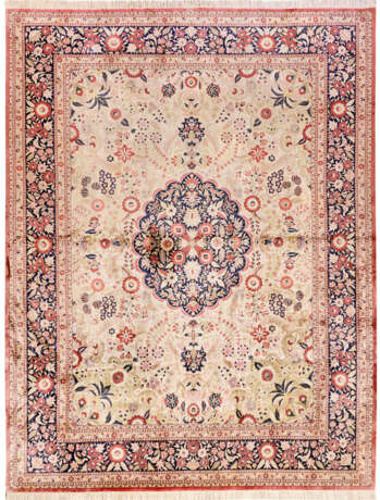 Großer Teppich mit Isfahan-Muster - фото 1