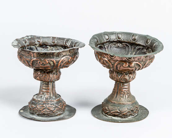 Two baroque bowls, chased copper 18. century - фото 1
