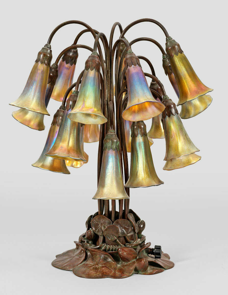 Bedeutende Tischlampe "Pond Lily" von Louis Comfort Tiffany Bedeutende Tischlampe "Pond Lily" von Louis Comfort Tiffany