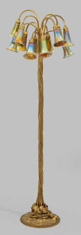 Bedeutende Bodenlampe "Pond Lily" von Louis Comfort Tiffany - photo 2 Bedeutende Bodenlampe "Pond Lily" von Louis Comfort Tiffany - photo 2