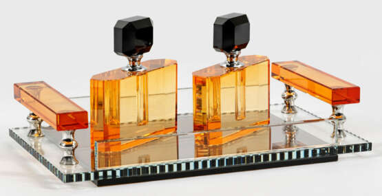 Paar Parfumflakons mit Tablett im Art Déco-Stil - photo 1 Paar Parfumflakons mit Tablett im Art Déco-Stil - photo 1