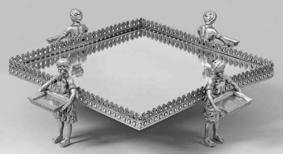 Spiegel-Tablett mit figürlichen Füßen - photo 1