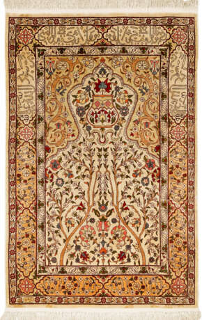 Kleine signierte Hereke-Seidenbrücke - photo 1 Kleine signierte Hereke-Seidenbrücke - photo 1