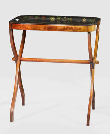 Viktorianischer Tabletttisch - photo 1 Viktorianischer Tabletttisch - photo 1