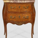 Louis XV-Pfeilerkommode - photo 1