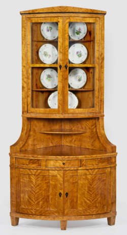 Großer Biedermeier-Eckschrank - photo 1