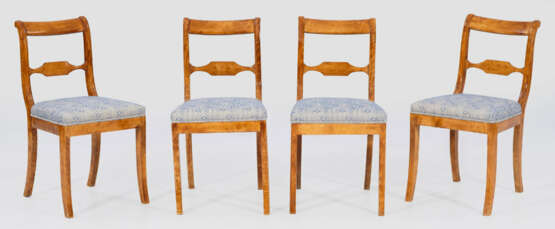 Satz von vier Biedermeier-Stühlen - photo 1 Satz von vier Biedermeier-Stühlen - photo 1