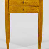 Biedermeier-Beistelltisch - photo 1