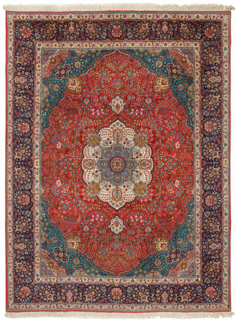 Großer alter Täbris-Teppich - фото 1 Großer alter Täbris-Teppich - фото 1