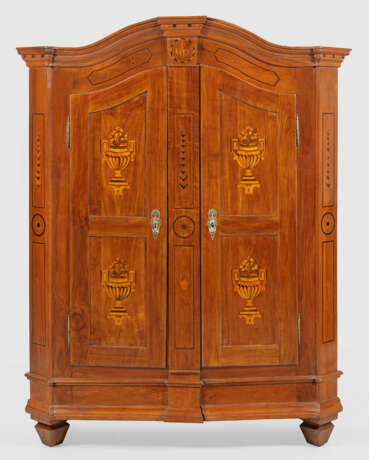 Spätklassizistischer Dielenschrank - фото 1 Spätklassizistischer Dielenschrank - фото 1