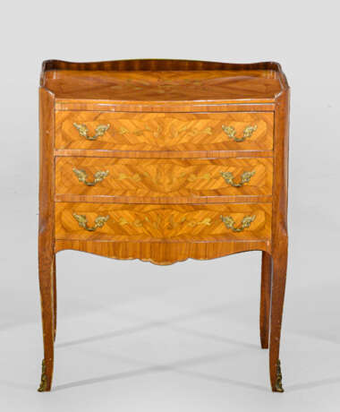 Pfeilerkommode im Louis XV-Stil - photo 1