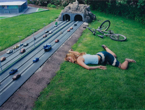 Julia Fullerton-Batten - photo 1