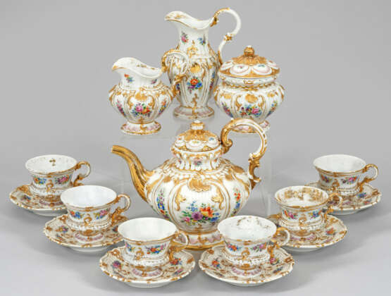 Prächtiges Prunkservice mit Blumendekor - Foto 1 Prächtiges Prunkservice mit Blumendekor - Foto 1