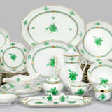 Umfangreiches Tafel- und Kaffeeservice "Apponyi Grün" - photo 1