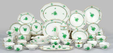 Umfangreiches Tafel- und Kaffeeservice "Apponyi Grün"
