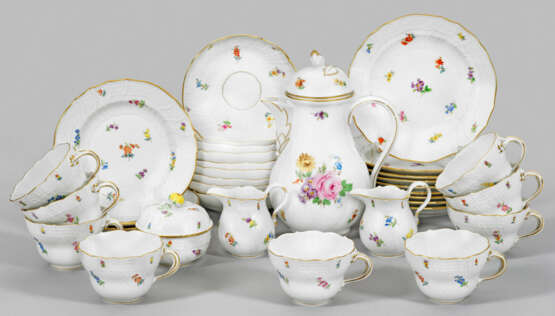 Kaffeeservice mit Streublumendekor - фото 1