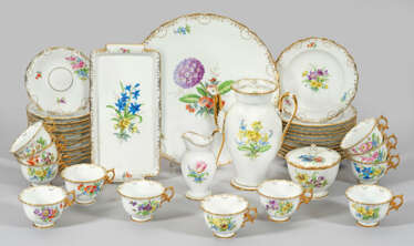 Kaffeeservice mit Blumendekor