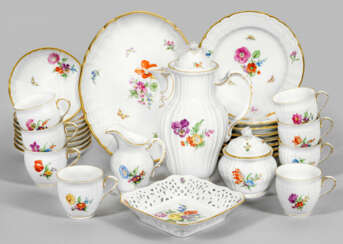 Kaffeeservice "Rocaille" mit Blumendekor