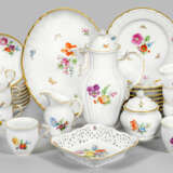 Kaffeeservice "Rocaille" mit Blumendekor - фото 1