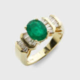 Eleganter Smaragd-Diamantring - фото 1