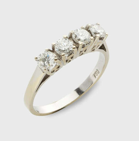 Klassischer Brillantring - photo 1 Klassischer Brillantring - photo 1