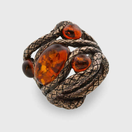 Dekorativer Bernstein-Ring von Bottega Veneta - photo 1