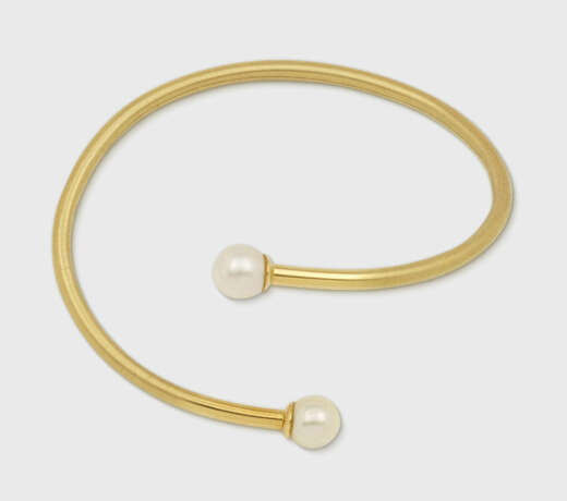 Klassischer Perl-Armreif - photo 1 Klassischer Perl-Armreif - photo 1