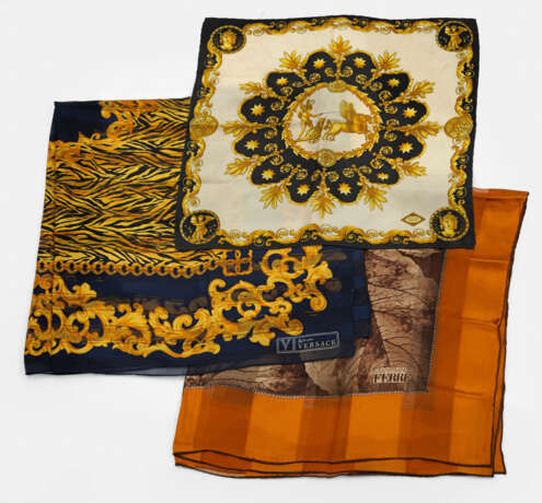 Drei Vintage Seidentücher - фото 1 Drei Vintage Seidentücher - фото 1