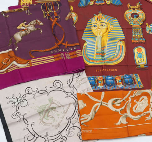 Vier Vintage Seidentücher von HERMÈS - photo 1