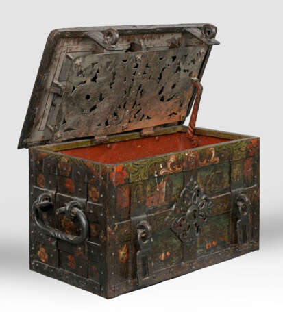 Große Barock-Eisentruhe - photo 1 Große Barock-Eisentruhe - photo 1