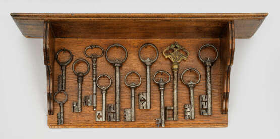 Sammlung von 12 Schlüsseln - photo 1 Sammlung von 12 Schlüsseln - photo 1
