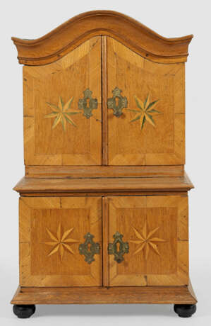 Modell-Aufsatzkommode - photo 1 Modell-Aufsatzkommode - photo 1